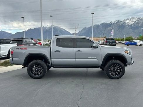 Used 2020 Toyota Tacoma TRD Off-Road w/ Technology Package AWD/4WD image 26