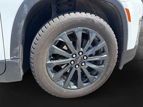 Used 2023 Chevrolet Traverse RS AWD/4WD image 18