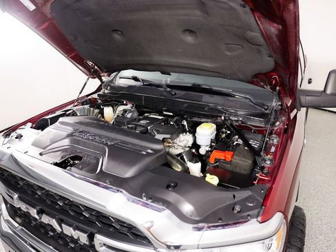 Used 2024 RAM 2500 Tradesman w/ Chrome Appearance Group AWD/4WD image 15