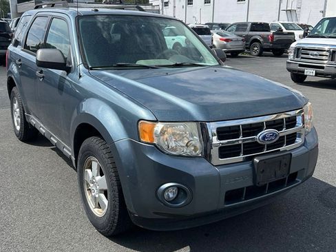 Used 2011 Ford Escape XLT w/ 201A Rapid Spec Order Code FWD image 3