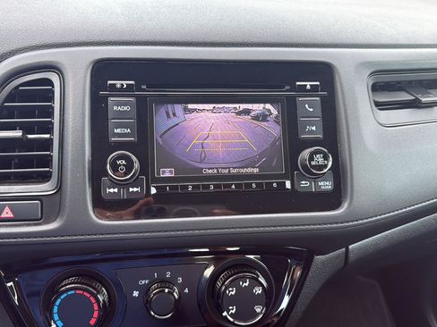 Used 2021 Honda HR-V LX image 17