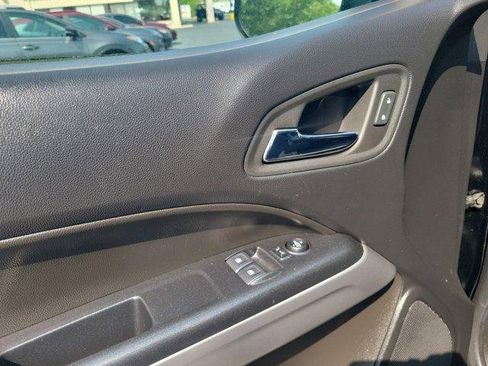 Used 2022 Chevrolet Colorado LT w/ Fleet Safety Package image 10