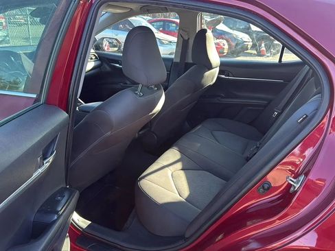 Used 2020 Toyota Camry LE image 27