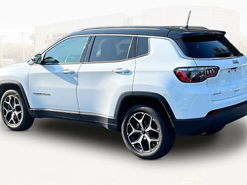 Used 2025 Jeep Compass Limited AWD/4WD image 4