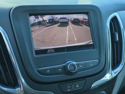 Used 2023 Chevrolet Equinox LS w/ LS Convenience Package FWD image 19