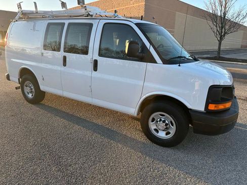 Used 2015 Chevrolet Express 2500 image 35