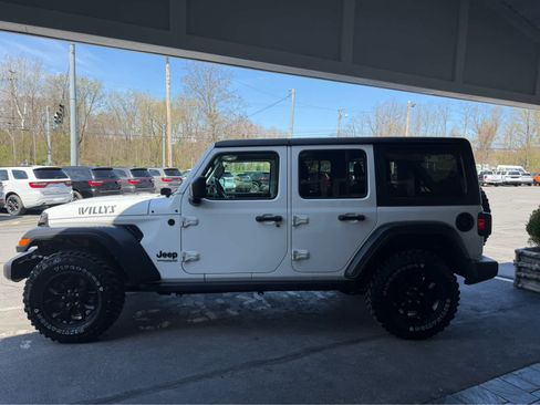 Used 2021 Jeep Wrangler Unlimited Sport AWD/4WD image 4