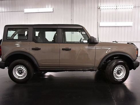 Used 2025 Ford Bronco 4-Door AWD/4WD image 8