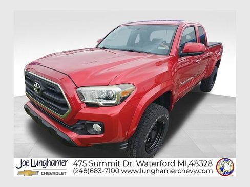 Used 2016 Toyota Tacoma SR5 AWD/4WD image 1