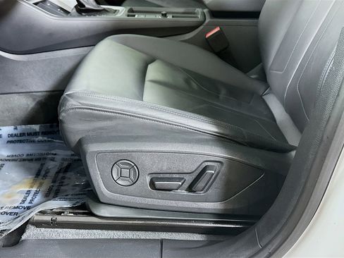 Used 2025 Audi Q3 2.0T Premium image 18