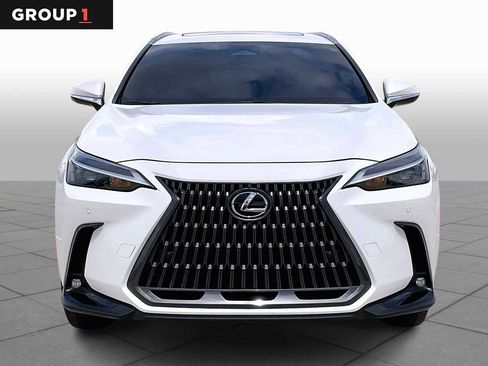 Certified 2025 Lexus NX 250 FWD w/ Accessory Package (2T) image 4