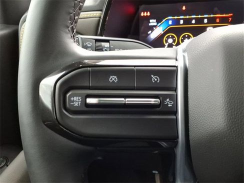 Used 2024 Chevrolet Colorado ZR2 w/ Technology Package image 21