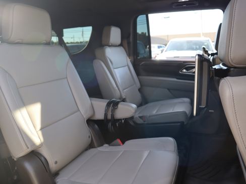 Used 2022 GMC Yukon XL SLT w/ SLT Luxury Package RWD image 37