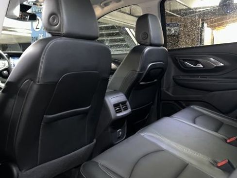 Used 2024 GMC Terrain SLT w/ Elevation Edition image 6