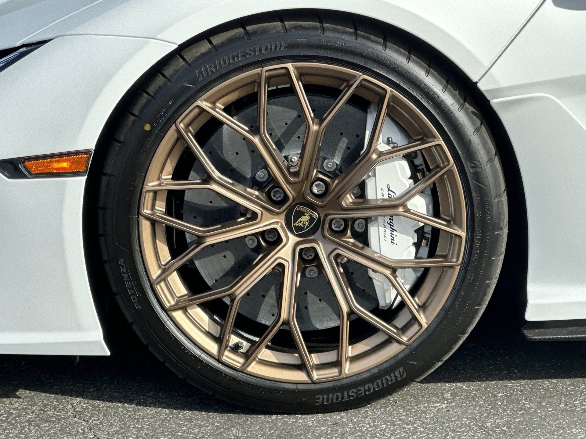 Used 2026 Lamborghini Revuelto AWD/4WD image 9