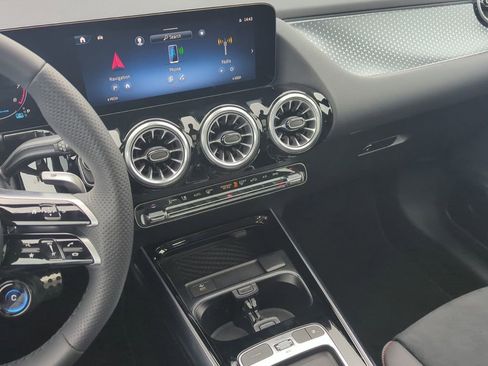 Used 2024 Mercedes-Benz GLA 35 AMG 4MATIC image 21