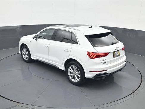 Used 2021 Audi Q3 2.0T Premium w/ Convenience Package AWD/4WD image 19
