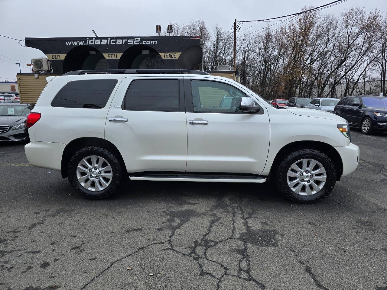 Used 2013 Toyota Sequoia Platinum AWD/4WD image 2