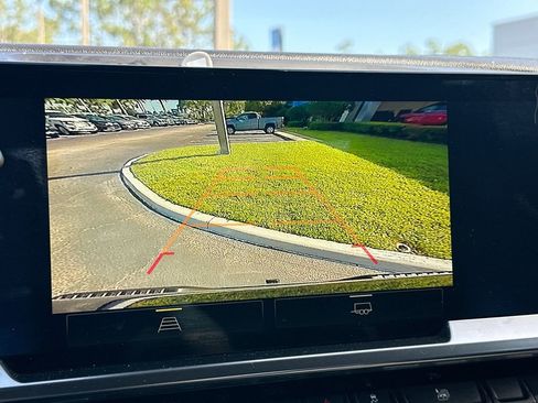 Used 2023 Chevrolet Silverado 1500 LT image 14