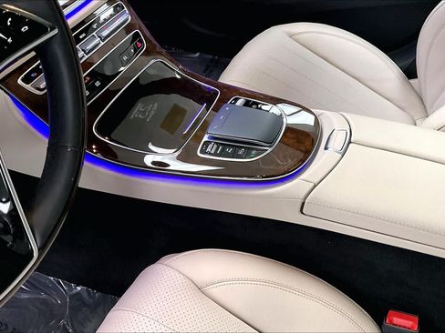 Used 2023 Mercedes-Benz E 350 4MATIC Sedan image 17