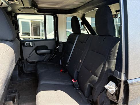 Used 2022 Jeep Wrangler Unlimited Sport AWD/4WD image 16