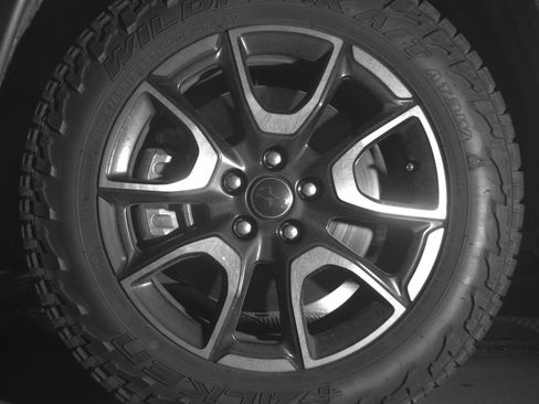 Used 2025 Jeep Compass Trailhawk AWD/4WD image 12