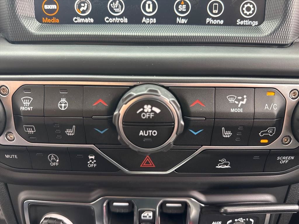 Used 2023 Jeep Gladiator Rubicon w/ Cold Weather Group AWD/4WD image 15