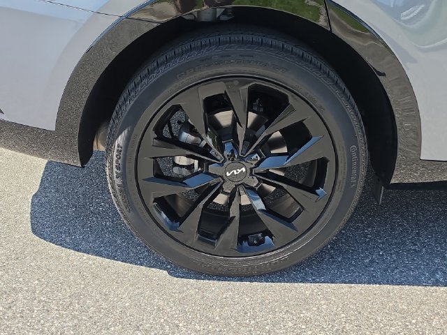 Certified 2023 Kia Sorento SX FWD image 5