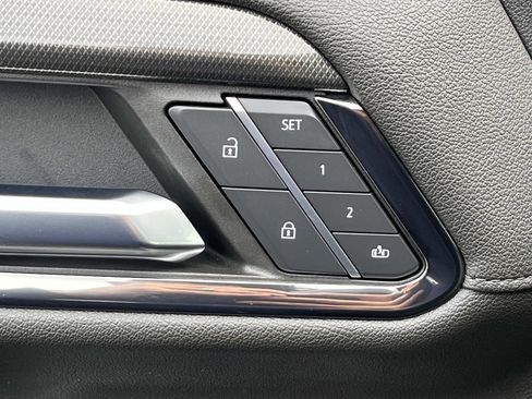 Used 2024 GMC Sierra 1500 AT4 w/ Technology Package image 29