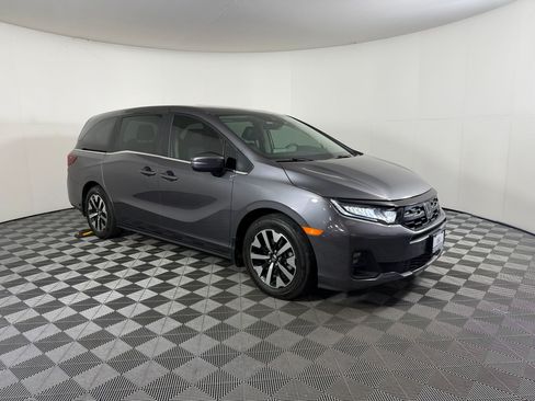 Certified 2025 Honda Odyssey EX-L image 7