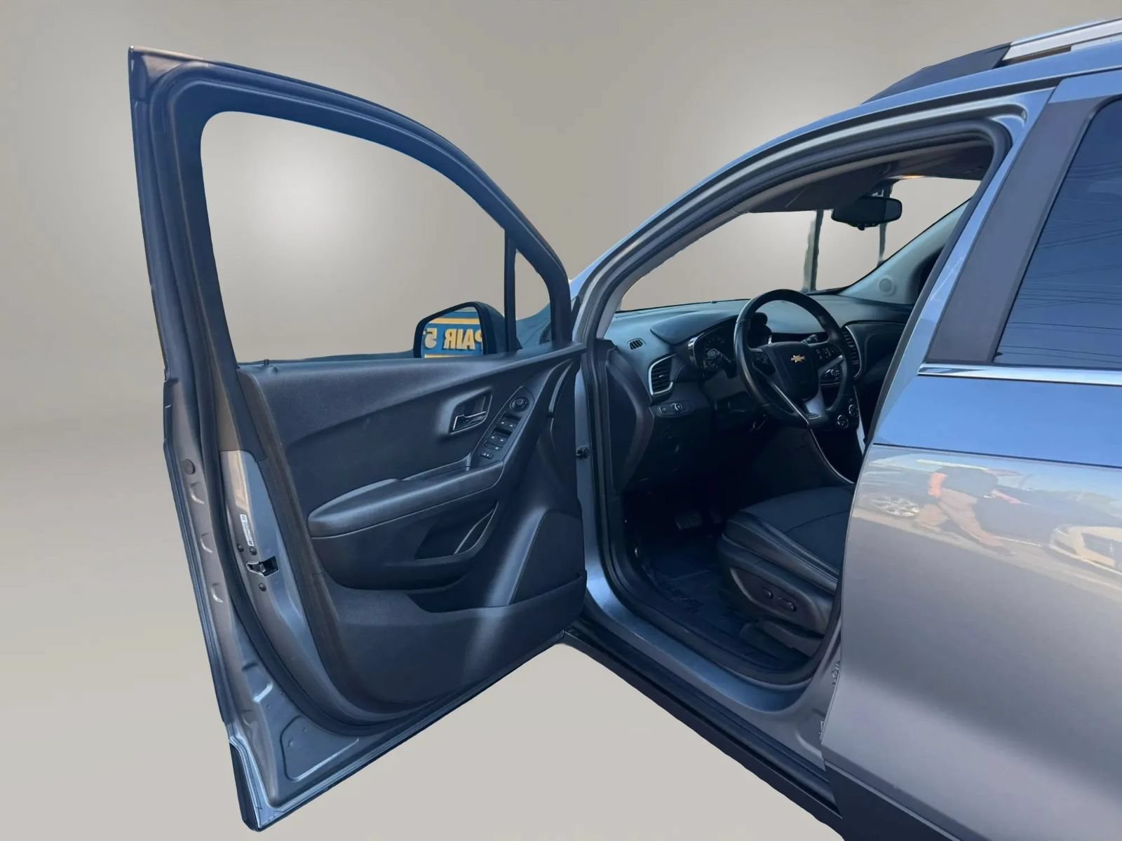 Used 2019 Chevrolet Trax LT w/ LT Convenience Package AWD/4WD image 10