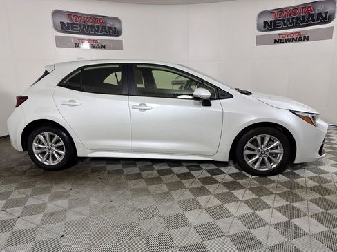 Used 2025 Toyota Corolla SE FWD image 2