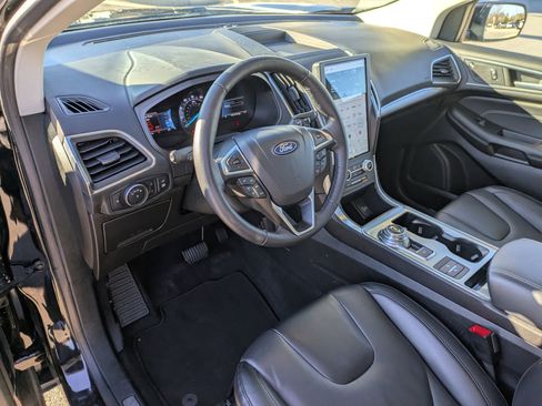 Certified 2022 Ford Edge Titanium w/ Class II Trailer Tow Package image 14