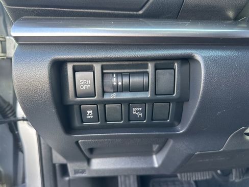 Used 2018 Subaru Crosstrek 2.0i Limited image 12