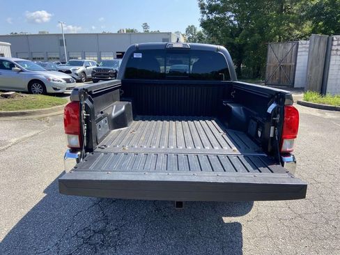 Used 2017 Toyota Tacoma TRD Off-Road w/ Tow Package RWD image 10
