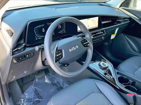 New 2025 Kia Niro EX image 9