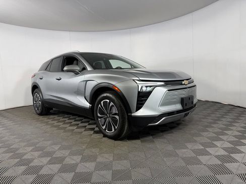 Used 2024 Chevrolet Blazer EV LT AWD/4WD image 4
