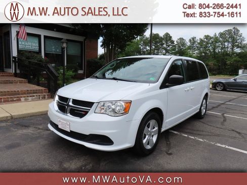 Used 2018 Dodge Grand Caravan SE FWD image 1