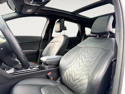 Used 2024 Kia Sportage X-Line w/ X-Line Premium Package image 11