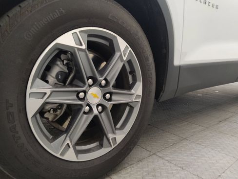 Used 2024 Chevrolet Blazer LT FWD image 31