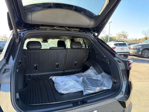 New 2026 Chevrolet Equinox EV LT image 13