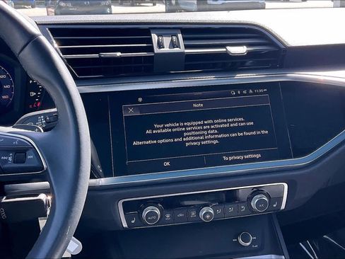 Used 2025 Audi Q3 2.0T Premium image 7