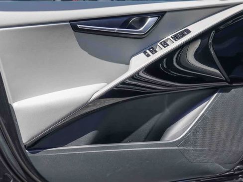 Certified 2023 Kia Niro Wind FWD image 19