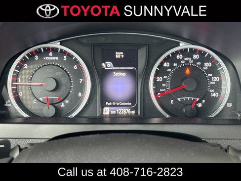 Used 2017 Toyota Camry SE w/ Moonroof Package FWD image 28