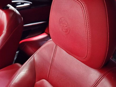 Used 2019 Alfa Romeo Giulia AWD w/ Quick Order Package 22J Sport image 32