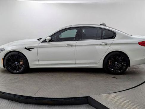 Used 2018 BMW M5 image 3