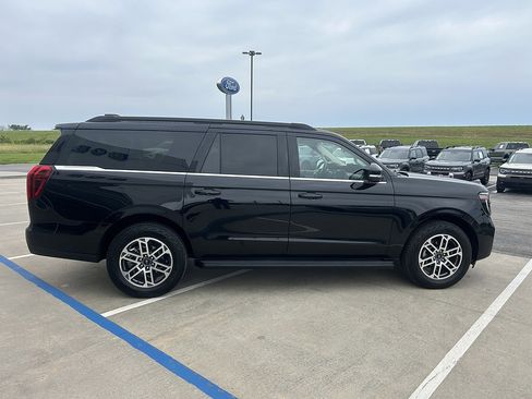 Used 2025 Ford Expedition Max Active AWD/4WD image 6