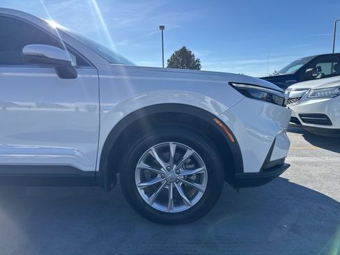 Used 2024 Honda CR-V EX image 3