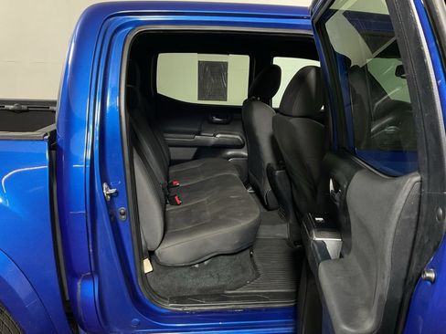 Used 2018 Toyota Tacoma TRD Sport AWD/4WD image 34