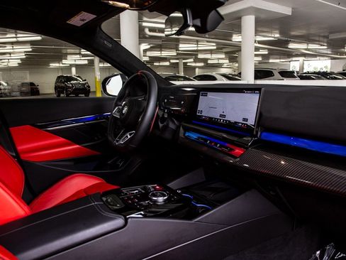 Certified 2025 BMW M5 w/ Carbon Package image 35